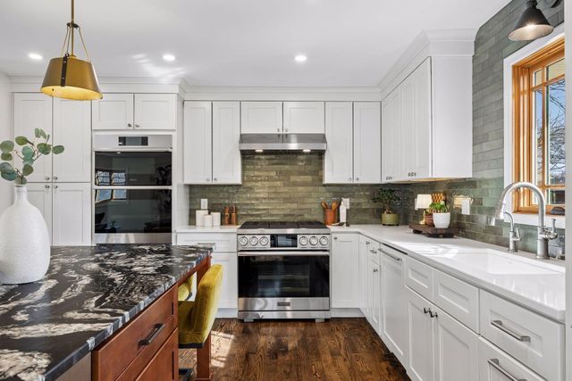 4011 Grimes Avenue S, Edina, MN 55416