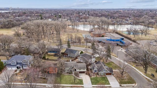 4011 Grimes Avenue S, Edina, MN 55416