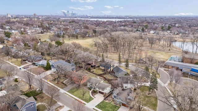 4011 Grimes Avenue S, Edina, MN 55416