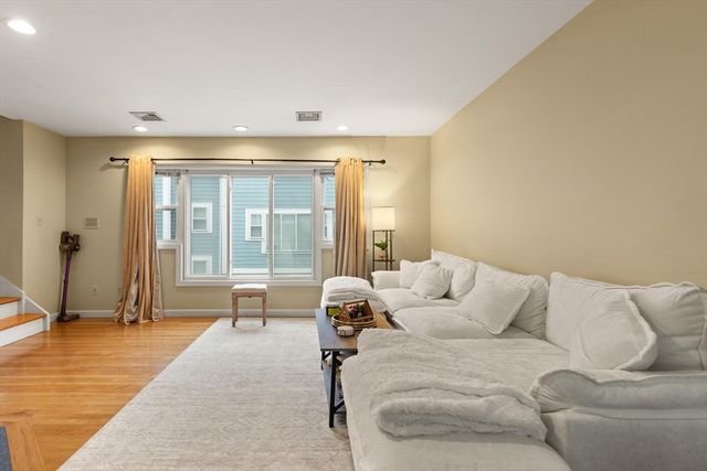 335 W. 4th Street 335, Boston, MA 02127