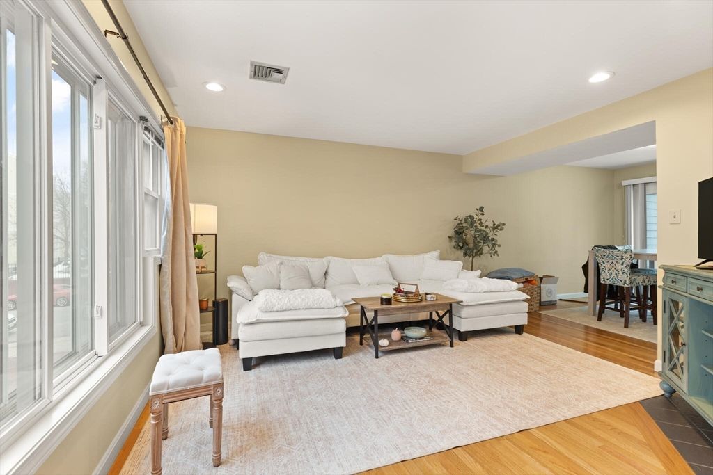 335 W. 4th Street 335, Boston, MA 02127