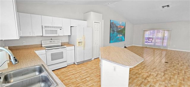 6078 Laurelwood DR, Fort Myers, FL 33905