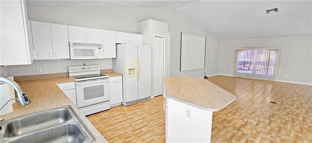 6078 Laurelwood DR, Fort Myers, FL 33905