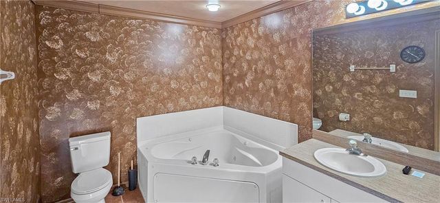 6078 Laurelwood DR, Fort Myers, FL 33905