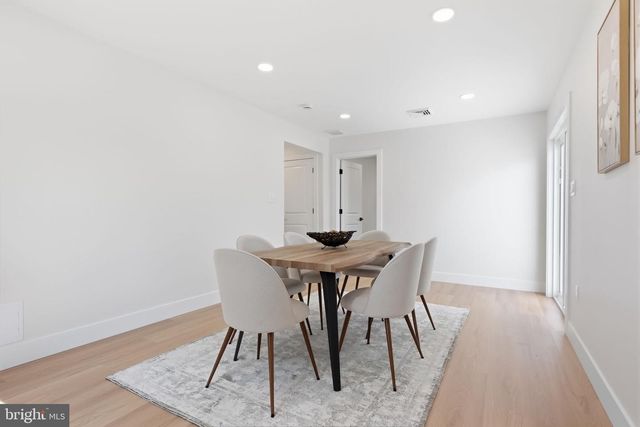 177 PINEWOOD DR, Levittown, PA 19054