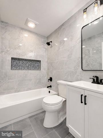 177 PINEWOOD DR, Levittown, PA 19054