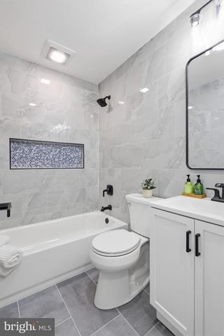 177 PINEWOOD DR, Levittown, PA 19054
