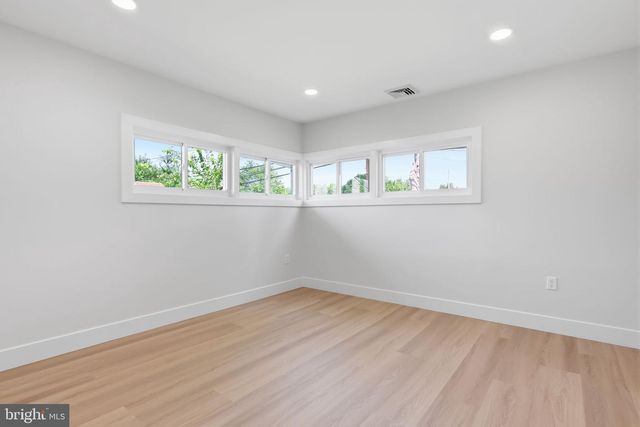 177 PINEWOOD DR, Levittown, PA 19054