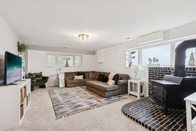 122 W HELEN Road, Palatine, IL 60067