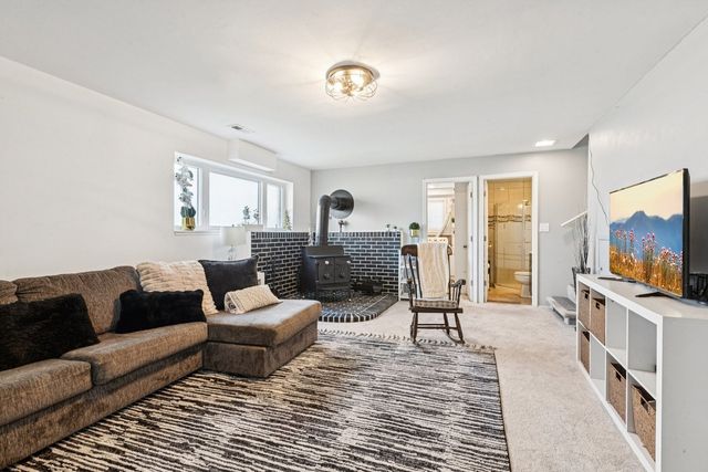 122 W HELEN Road, Palatine, IL 60067