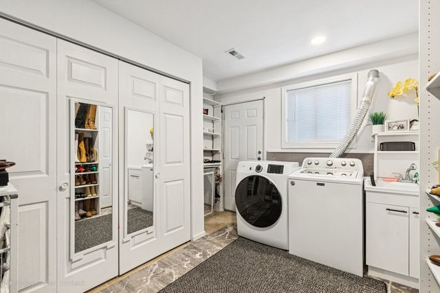 122 W HELEN Road, Palatine, IL 60067