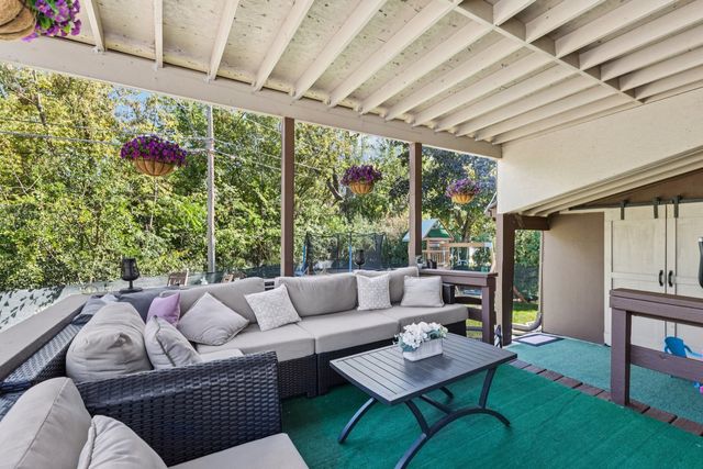 122 W HELEN Road, Palatine, IL 60067