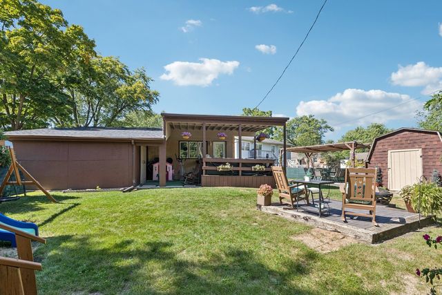 122 W HELEN Road, Palatine, IL 60067