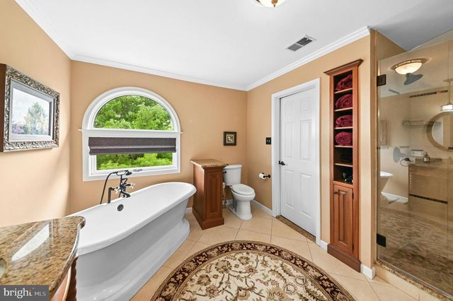 1830 PEAR CT, Fogelsville, PA 18051