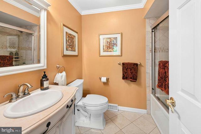 1830 PEAR CT, Fogelsville, PA 18051