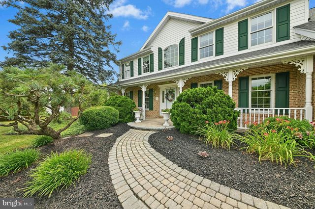 1830 PEAR CT, Fogelsville, PA 18051
