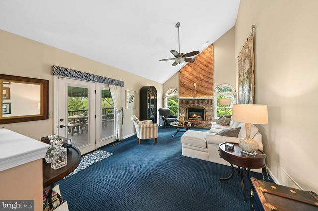 1830 PEAR CT, Fogelsville, PA 18051