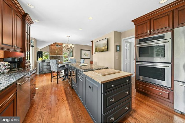 1830 PEAR CT, Fogelsville, PA 18051