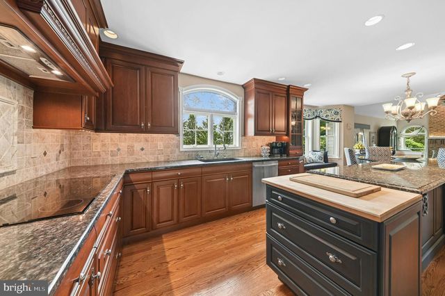 1830 PEAR CT, Fogelsville, PA 18051