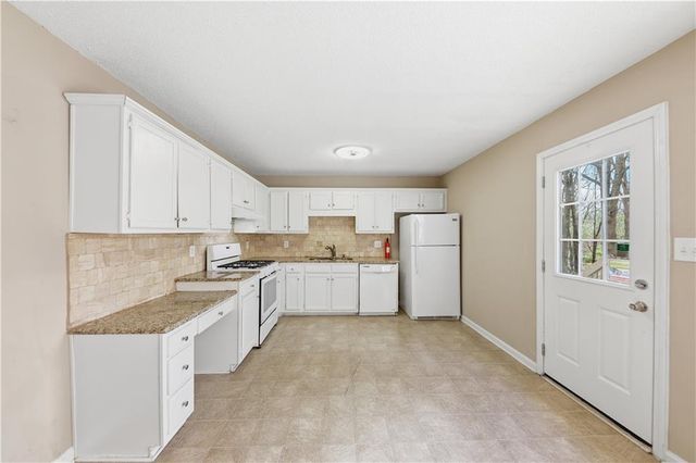 908 Poole Bridge Road, Hiram, GA 30141