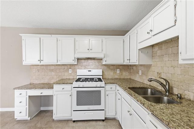 908 Poole Bridge Road, Hiram, GA 30141