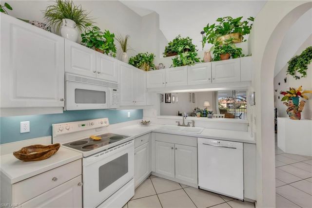 2469 Millcreek LN 204, Naples, FL 34119