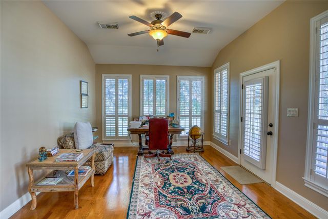 219 The Hills DR 5, The Hills, TX 78738