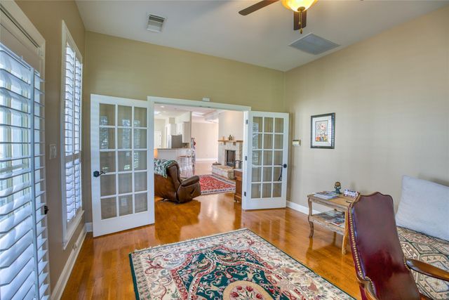 219 The Hills DR 5, The Hills, TX 78738