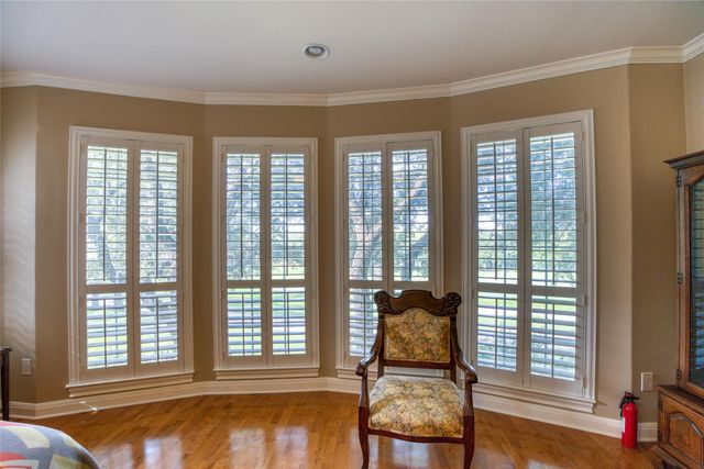 219 The Hills DR 5, The Hills, TX 78738