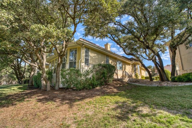 219 The Hills DR 5, The Hills, TX 78738