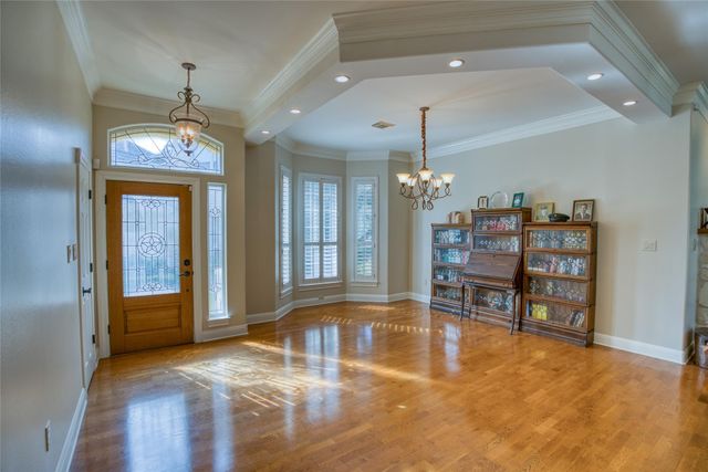 219 The Hills DR 5, The Hills, TX 78738