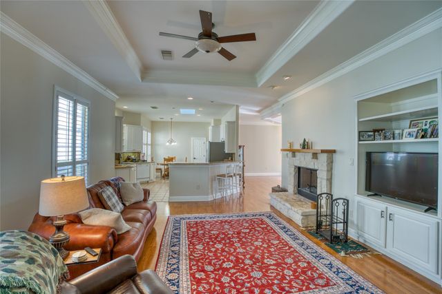 219 The Hills DR 5, The Hills, TX 78738