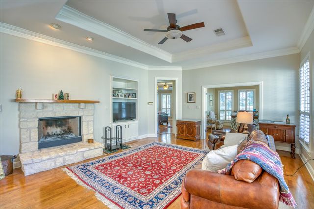 219 The Hills DR 5, The Hills, TX 78738