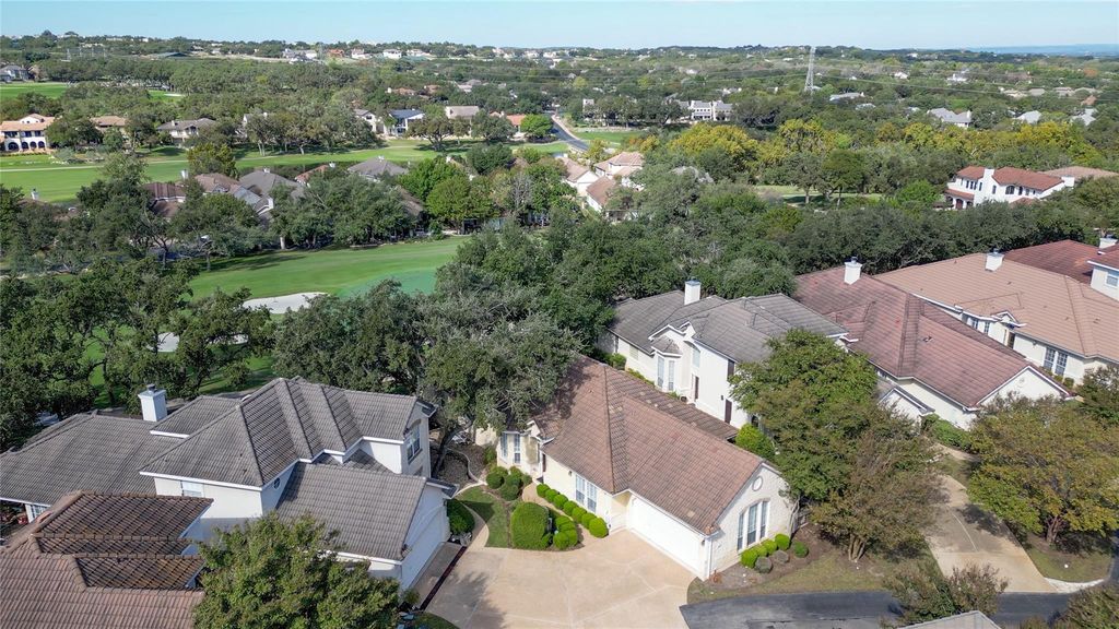 219 The Hills DR 5, The Hills, TX 78738