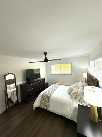 3170 Holiday Springs Boulevard 304, Margate, FL 33063