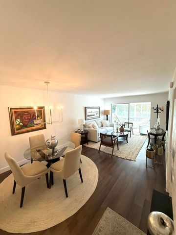 3170 Holiday Springs Boulevard 304, Margate, FL 33063