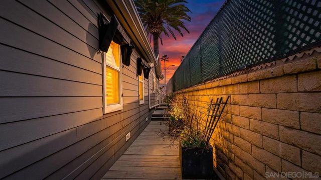 7002 San Bartolo St 30, Carlsbad, CA 92011