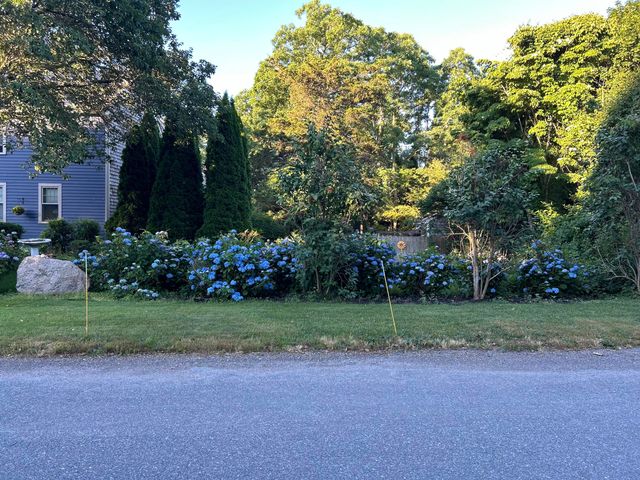 9 Bittersweet Road, East Falmouth, MA 02536