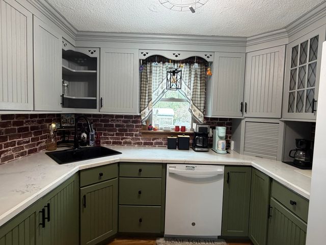 9 Bittersweet Road, East Falmouth, MA 02536