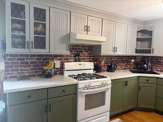 9 Bittersweet Road, East Falmouth, MA 02536