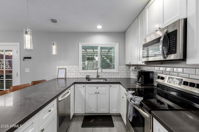 6837 E OSBORN Road B, Scottsdale, AZ 85251