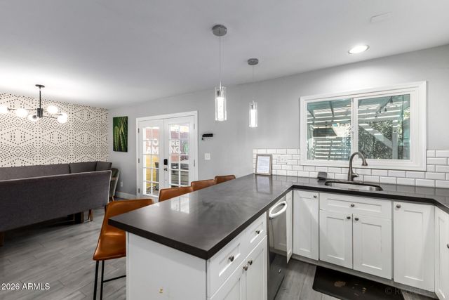 6837 E OSBORN Road B, Scottsdale, AZ 85251