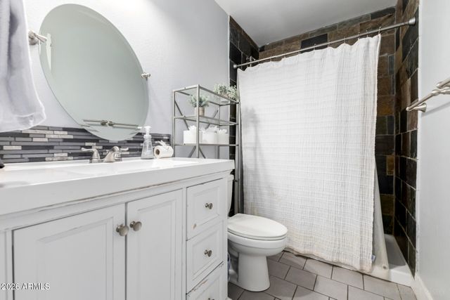 6837 E OSBORN Road B, Scottsdale, AZ 85251