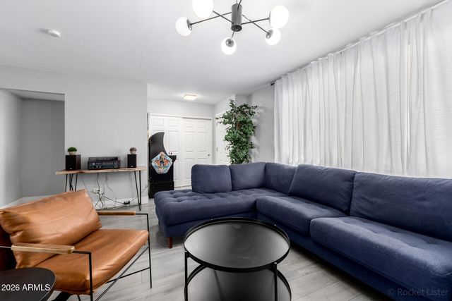 6837 E OSBORN Road B, Scottsdale, AZ 85251