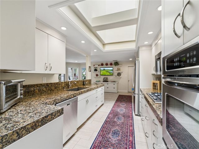 3 Rue Fontainbleau, Newport Beach, CA 92660