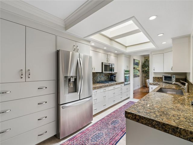 3 Rue Fontainbleau, Newport Beach, CA 92660