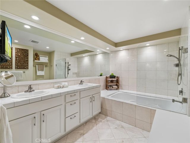 3 Rue Fontainbleau, Newport Beach, CA 92660