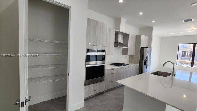 8119 NW 42nd Street 8119, Doral, FL 33166
