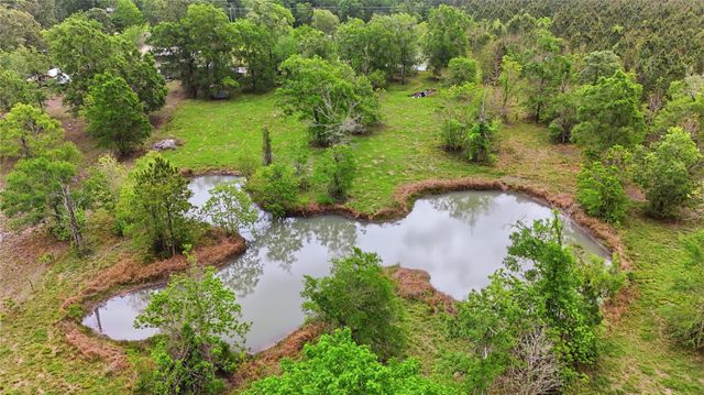 726 County Road 2078, Hull, TX 77564