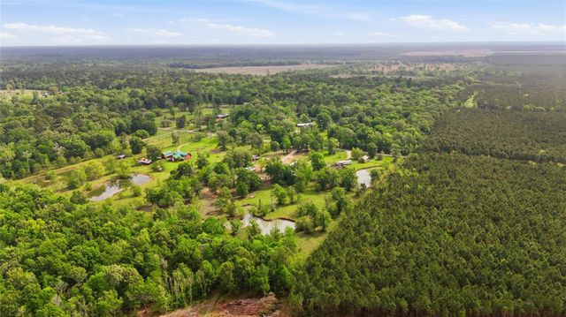 726 County Road 2078, Hull, TX 77564